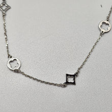 Load image into Gallery viewer, Clover Station Necklace