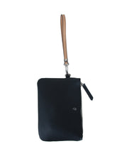 Load image into Gallery viewer, Saugatuck Wristlet Jenna Kator
