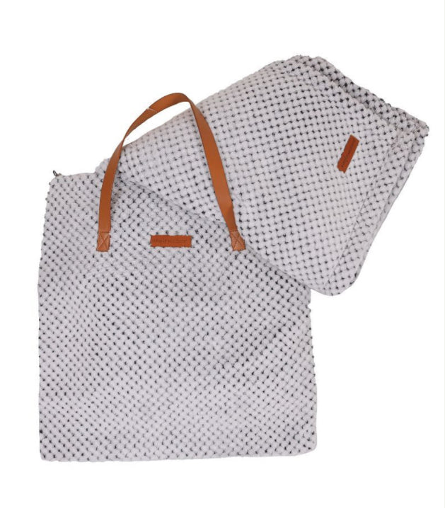 Blanket in a Tote Gray